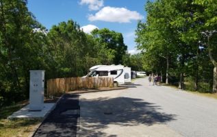 terrain pour camping cars nantes CAMPING DE MON VILLAGE (Aire CAMPING-CAR PARK)